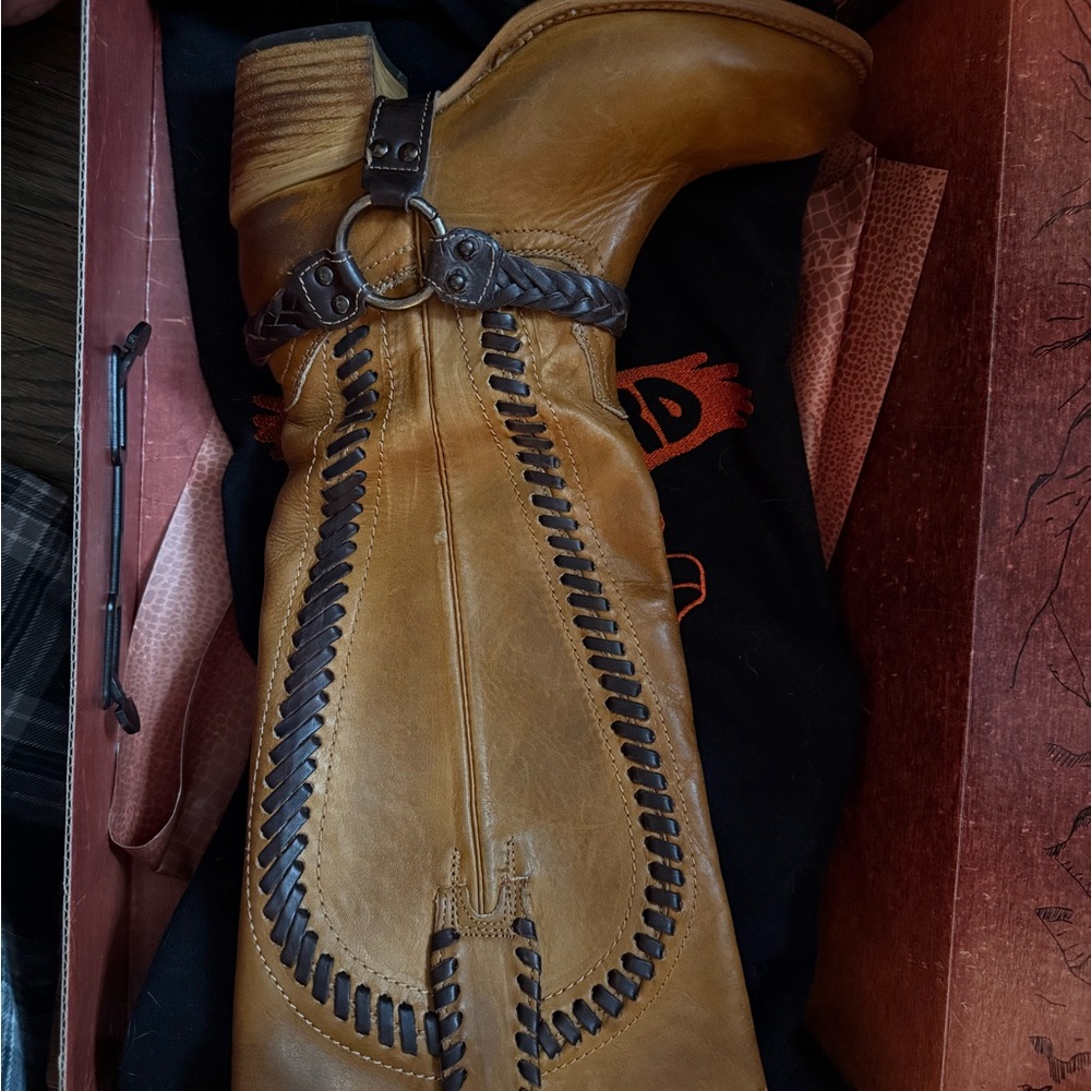 Freebird Tan Heeled Boots with Brown Accents - Picture 4 of 10